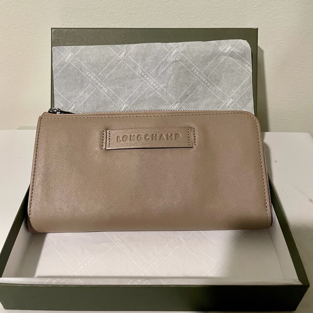New Longchamp Ladies 3D Zip Leather Wallet